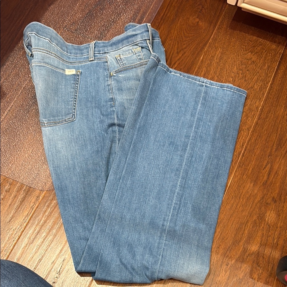 7 For All Mankind Women's Light Blue Boot Cut Jeans